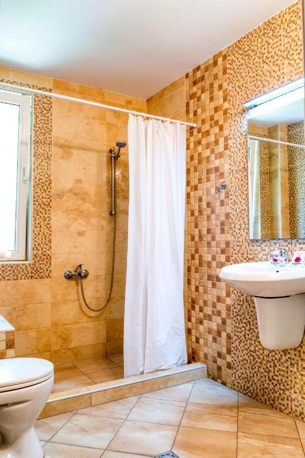 Крушун - Единствена На Метри От Водопадите, Krushun - The Only Stay Just Meters From The Waterfalls Krushuna Eksteriør billede