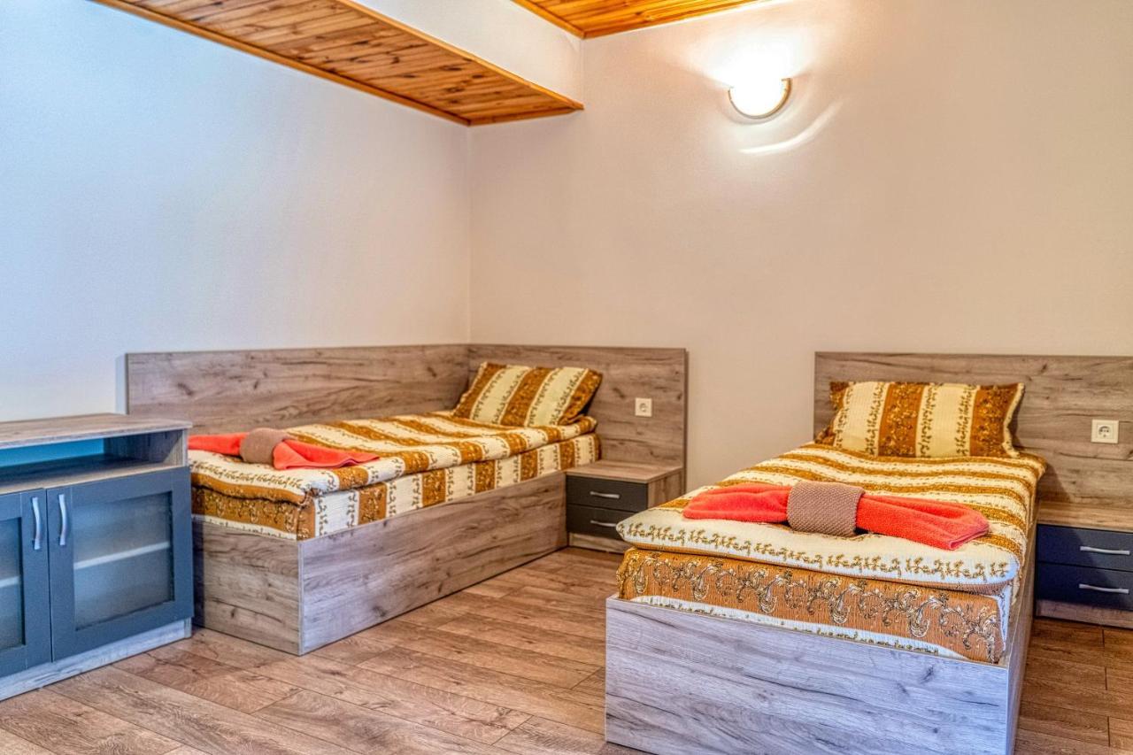 Крушун - Единствена На Метри От Водопадите, Krushun - The Only Stay Just Meters From The Waterfalls Krushuna Eksteriør billede